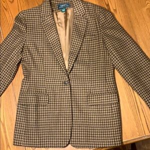 I no longer wear this blazer.